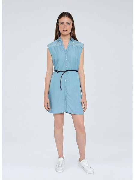 Pepe Jeans Sukienka w kolorze błękitnym rozmiar: M. Niebieskie sukienki Pepe Jeans, na co dzień, m, bez wzorów, z jeansu, bez kołnierzyka, bez ramiączek, mini, proste. Za 179.64 zł.
