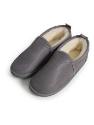 Kaiser Naturfellprodukte Kapcie wełniane "Helsinki" w kolorze szarym rozmiar: 44. Szare kapcie Kaiser Naturfellprodukte, bez wzorów, z wełny. Za 276.71 zł.