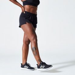Spodenki treningowe fitness cardio damskie Adidas. Szorty sportowe adidas, bez wzorów, z materiału, na fitness i siłownię. W wyprzedaży za 99.99 zł.