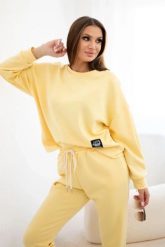 Komplet masełko bluza + spodnie żółty. Żółte bluzy KESI, l, bez wzorów, z dresówki, bez kaptura. Za 342.93 zł.