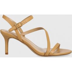 Lauren Ralph Lauren sandały skórzane LANDYN 802826756009.101 kolor beżowy. Brązowe sandały Lauren Ralph Lauren, bez wzorów, z materiału, bez obcasa, na obcasie, bez zapięcia. W wyprzedaży za 379.99 zł.