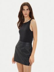 Pieces Top Anora 17148788 Czarny Regular Fit. Czarne topy Pieces, s, bez wzorów, z syntetyku, bez kołnierzyka, bez ramiączek. Za 39.99 zł.
