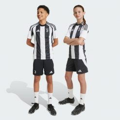 Szorty Juventus 24/25 Home Kids. Białe szorty adidas, bez wzorów, z materiału, sportowe. Za 179.00 zł.