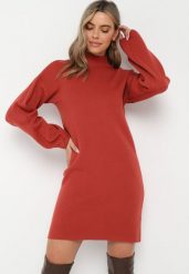 Czerwona Sweterkowa Sukienka Mini z Gładkiej Dzianiny Narel. Czerwone sukienki Born2be, na co dzień, m, bez wzorów, z dzianiny, bez kołnierzyka, bez ramiączek, mini. W wyprzedaży za 84.99 zł.