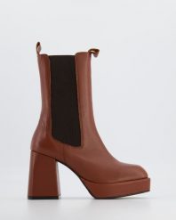 BRĄZOWE BOTKI 160W2204 BROWN. Brązowe botki Venezia, bez wzorów, ze skóry, bez obcasa, bez zapięcia. Za 259.00 zł.