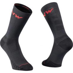 Skarpety rowerowe NORTHWAVE EXTREME PRO czarno czerwone. Czerwone skarpetki Northwave, bez wzorów. W wyprzedaży za 48.00 zł.