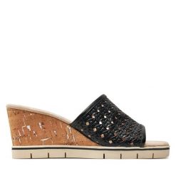 Klapki Caprice. Czarne klapki Caprice, bez wzorów, bez obcasa, bez zapięcia. Za 189.99 zł.