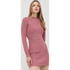Bardot sukienka kolor pomarańczowy mini dopasowana. Brązowe sukienki Bardot, l, bez wzorów, z materiału, bez kołnierzyka, bez ramiączek, mini, dopasowane. Za 459.99 zł.
