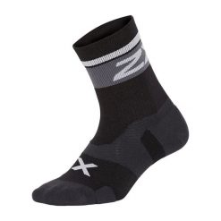 Skarpety sportowe 2XU Vectr Cushion Crew. Czarne skarpetki 2XU, bez wzorów. W wyprzedaży za 66.65 zł.