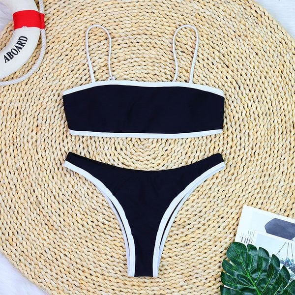 Strój kąpielowy dwuczęściowy z figami na plażę Csilla. Czarne bikini Intica, bez wzorów, eleganckie. Za 159.00 zł.