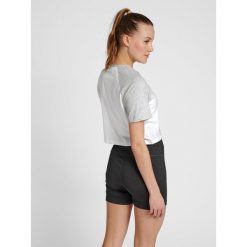 Damska koszulka crop top Hummel Legacy Naya. Szare topy Hummel, m, bez wzorów, retro, bez kołnierzyka, bez ramiączek. Za 148.50 zł.