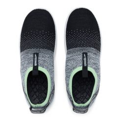 Buty do wody damskie Speedo Surf Knit Pro. Niebieskie buty treningowe Speedo, bez wzorów, bez zapięcia. Za 159.99 zł.