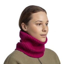 Komin z wełny merino Knitted Norval. Czerwone szaliki i kominy Buff, bez wzorów, z wełny, sportowe. Za 185.00 zł.