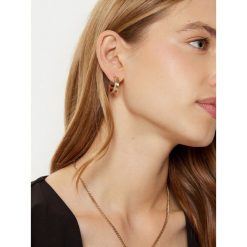 Kolczyki BOSS. Żółte kolczyki Boss, złote. Za 299.99 zł.