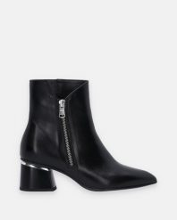 ELEGANCKIE BOTKI NA OBCASIE 2225 PEL CP-1 NE. Botki Venezia, bez wzorów, ze skóry, eleganckie, bez obcasa, na obcasie, bez zapięcia. Za 369.00 zł.