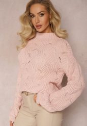 Różowy Sweter Oversize z Ozdobnym Splotem Boeda. Czerwone swetry Renee, w ażurowe wzory, ze splotem, casualowe, bez ramiączek. W wyprzedaży za 71.99 zł.