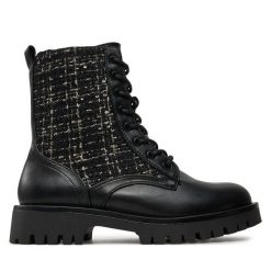 Botki Tamaris. Czarne botki Tamaris, bez wzorów, bez obcasa, na płaskiej podeszwie, bez zapięcia. Za 219.99 zł.