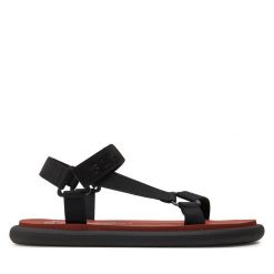 Sandały Fly London. Czarne sandały Fly London, bez wzorów, bez obcasa, na płaskiej podeszwie, bez zapięcia. Za 429.99 zł.