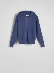 Rozpinany sweter z kapturem - granatowy. Niebieskie swetry Reserved, l, bez wzorów, z wiskozy, bez ramiączek. Za 139.99 zł.