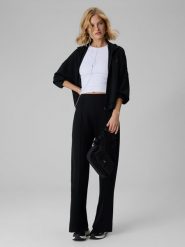 4F Spodnie dresowe z szerokimi nogawkami damskie - czarne L. Czarne spodnie dresowe 4f, bez wzorów, z dresówki. Za 189.99 zł.