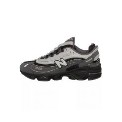 Buty New Balance M 1000 MEG Szare. Szare buty do biegania New Balance, bez wzorów, z materiału, bez zapięcia, do biegania. Za 733.40 zł.
