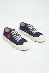 Trampki damskie KENZO. Trampki Kenzo, bez wzorów, bez zapięcia. W wyprzedaży za 961.35 zł.