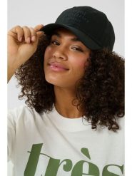 KAFFE curve Czapka "Shia" w kolorze czarnym rozmiar: onesize. Czarne czapki z daszkiem KAFFE curve, bez wzorów, z bawełny. Za 43.99 zł.