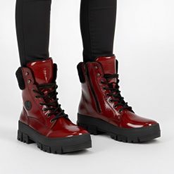 Botki damskie Rieker, futerko w środku i na płaskim obcasie zapinane na zamek, czerwone, Y0220-33. Czerwone botki Rieker, bez wzorów, z futra, klasyczne, bez obcasa, na płaskiej podeszwie, bez zapięcia. Za 319.00 zł.