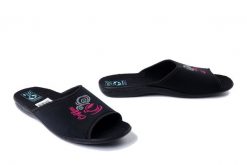 ADANEX 29624 SAK1VVR czarny, kapcie damskie. Czarne kapcie Adanex, bez wzorów. Za 62.99 zł.