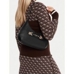Torebka Guess. Czerwone listonoszki Guess, z aplikacjami, bez dodatków. Za 234.99 zł.