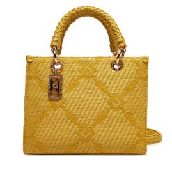 Torba Elisabetta Franchi. Żółte torebki klasyczne Elisabetta Franchi, bez wzorów, klasyczne, bez dodatków. Za 2,059.00 zł.