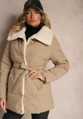 Ciemnobeżowa Kurtka z Pikowanymi Przeszyciami i Futrzanym Kołnierzem Wiązana w Talii Attelira. Brązowe kurtki Renee, xl, bez wzorów, z futra, eleganckie, bez kaptura. W wyprzedaży za 62.99 zł.