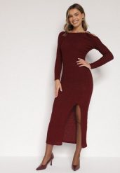 Bordowa Dopasowana Sukienka z Metaliczną Ozdobą na Ramieniu Reilara. Czerwone sukienki Born2be, uniwersalny, z aplikacjami, eleganckie, bez kołnierzyka, bez ramiączek, dopasowane. Za 129.99 zł.