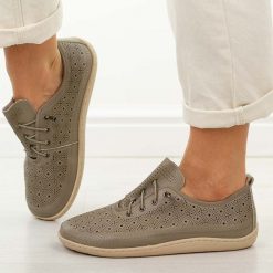 Szare skórzane półbuty damskie barefoot M.Daszyński Ol38-7. Szare półbuty wsuwane M.Daszyński, na jesień, bez wzorów, z jeansu, klasyczne, bez obcasa, na płaskiej podeszwie. W wyprzedaży za 206.10 zł.