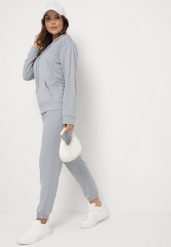 Szary Komplet Dresowy Bluza Kangurka z Kapturem i Spodnie Joggery Triasa. Szare bluzy Born2be, m, bez wzorów, z dresówki, klasyczne, bez ramiączek, z kapturem. W wyprzedaży za 76.49 zł.