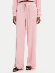 Juicy Couture Spodnie dresowe Regan JCWBJ125335 Różowy Wide Leg. Czerwone spodnie dresowe Juicy Couture, bez wzorów, z bawełny. Za 239.99 zł.