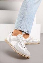 Biało-Szare Sneakersy Kultowe Tenisówki z Podeszwą Zdobioną Plecionką Zarorella. Białe trampki Renee, z aplikacjami, z jeansu, eleganckie, bez zapięcia. W wyprzedaży za 63.99 zł.