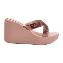 Klapki Damskie Na Koturnie 83520 Ipanema High Fashion Slide Fem Beżowe beżowy. Brązowe klapki bez wzorów, casualowe, bez obcasa, na koturnie, bez zapięcia. Za 308.70 zł.