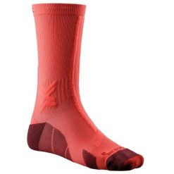 Skarpety do biegania X-Socks Trail Run Discover Crew. Czerwone skarpetki XBIONIC, bez wzorów. Za 109.17 zł.
