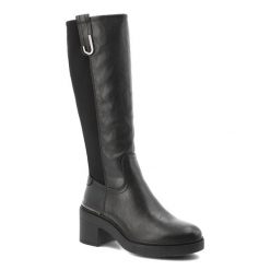 Kozaki damskie Jeep, wysoka cholewka na klocku z okrągłym noskiem i zapinane na zamek, czarne, JL52611A-062. Czarne kozaki Jeep, bez wzorów, z materiału, eleganckie, z okrągłym noskiem, przed kolano, bez obcasa, na obcasie, bez zapięcia. Za 329.00 zł.