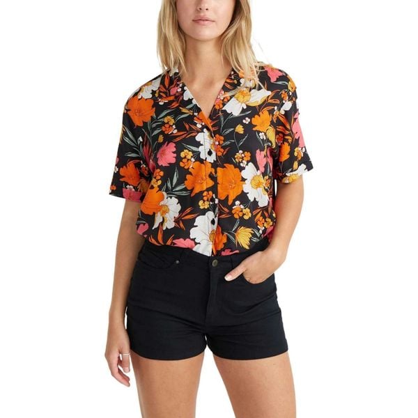 Szorty Damskie O'Neill Essentials Stretch 5 Pkt. Czarne szorty sportowe O'Neill, bez wzorów, z materiału. Za 269.00 zł.