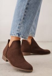 Ciemnobrązowe Botki Vices na Płaskiej Podeszwie Ozdobione Wycięciem Felirwen. Brązowe botki Renee, bez wzorów, z jeansu, eleganckie, bez obcasa, na płaskiej podeszwie, bez zapięcia. Za 119.99 zł.