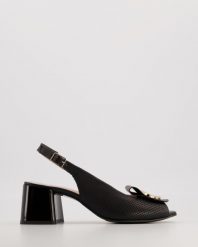 SKÓRZANE SANDAŁY 21002 36 BLACK. Czarne sandały Venezia, bez wzorów, ze skóry, bez obcasa, bez zapięcia. Za 319.00 zł.