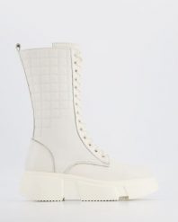 BIAŁE BOTKI DAMSKIE 15215 WHITE. Białe botki Venezia, bez wzorów, ze skóry, bez obcasa, bez zapięcia. Za 259.00 zł.