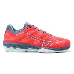 Buty do tenisa damskie Mizuno Wave Exceed Light AC Fierry Coral 2. Białe buty treningowe Mizuno, bez wzorów, z materiału, bez zapięcia, tenisowe, mizuno wave. Za 504.90 zł.
