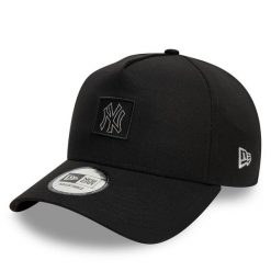 Czapka z daszkiem New Era. Czarne czapki z daszkiem New Era, bez wzorów. Za 99.99 zł.