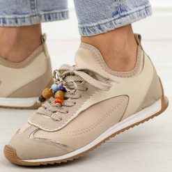 Beżowe półbuty damskie T.Sokolski 963. Brązowe półbuty wsuwane Sokolski, na jesień, z aplikacjami, z jeansu, casualowe, z okrągłym noskiem, bez obcasa, na płaskiej podeszwie. Za 299.00 zł.