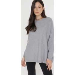 Jasnoszary Sweter Kyrone. Szare swetry Born2be, xl, bez wzorów, bez ramiączek. W wyprzedaży za 45.49 zł.