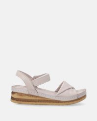 SANDAŁY NA KOTURNIE VE-063 SI GREY. Szare sandały Venezia, bez wzorów, ze skóry, bez obcasa, na koturnie, bez zapięcia. Za 299.00 zł.