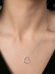 Heliophilia Srebrny naszyjnik z zawieszką - dł. 43 cm rozmiar: onesize. Szare naszyjniki Heliophilia, z materiału, srebrne. Za 39.99 zł.